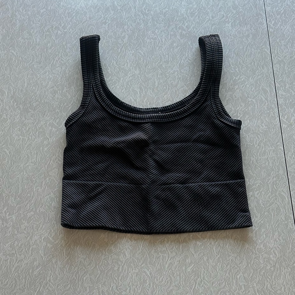 Pitaya Black tank top OS
